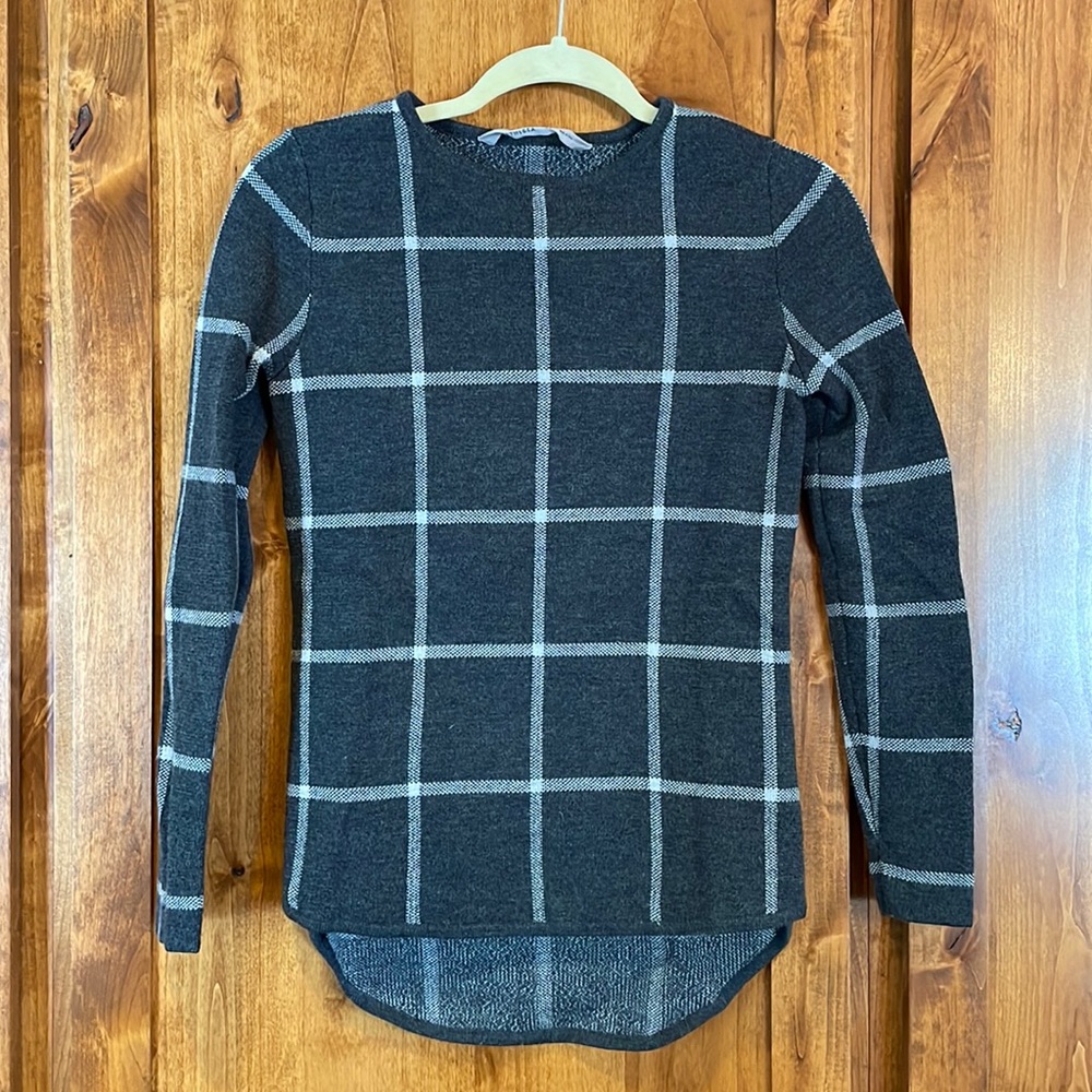 Never worn Athleta 100% merino wool grey plaid sweater size XS
